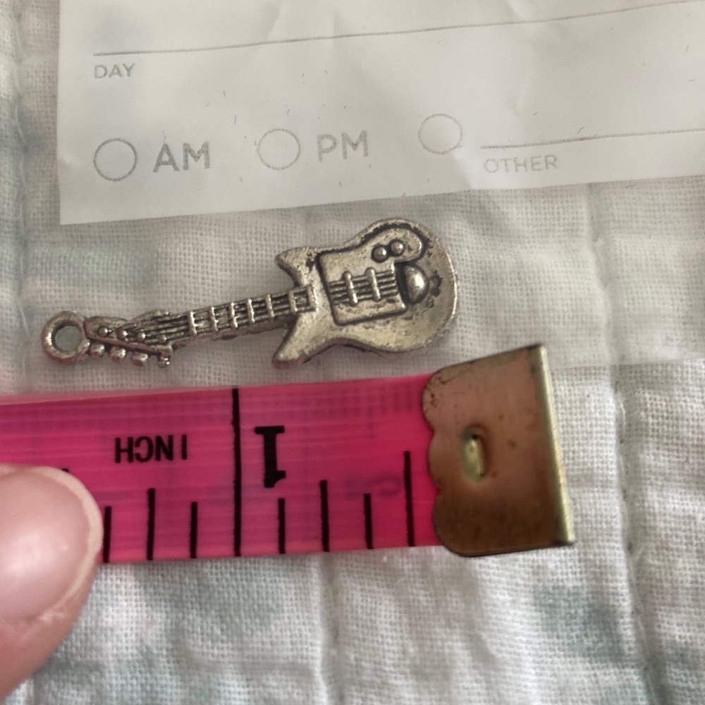 Guitar charm Super Cute